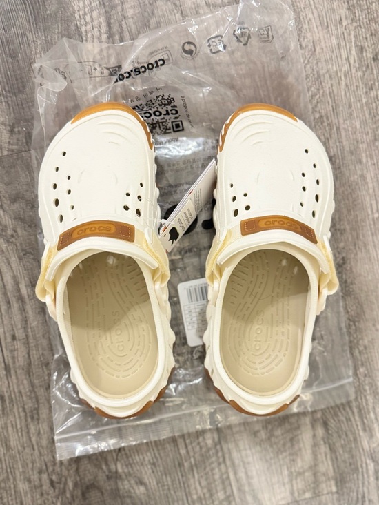 CROCS Shoes - NWT CROCS White/Brown Echo RO Clogs